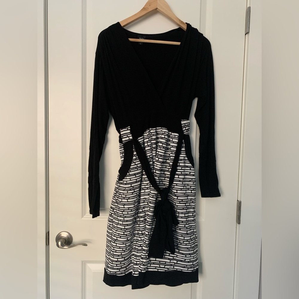 Olian Black and White Patterned Maternity Dress in XL